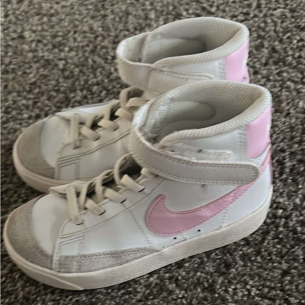 Nike Kids High-Top Sneakers in White and Pink
